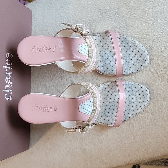 Charles by Charles Davis Heels Size 8.5 - Picture 2 of 9